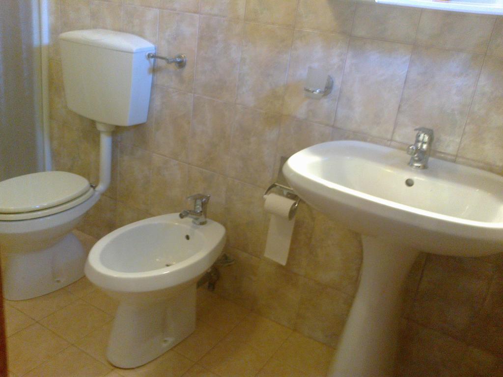 Rohan Villa Hikkaduwa Room photo