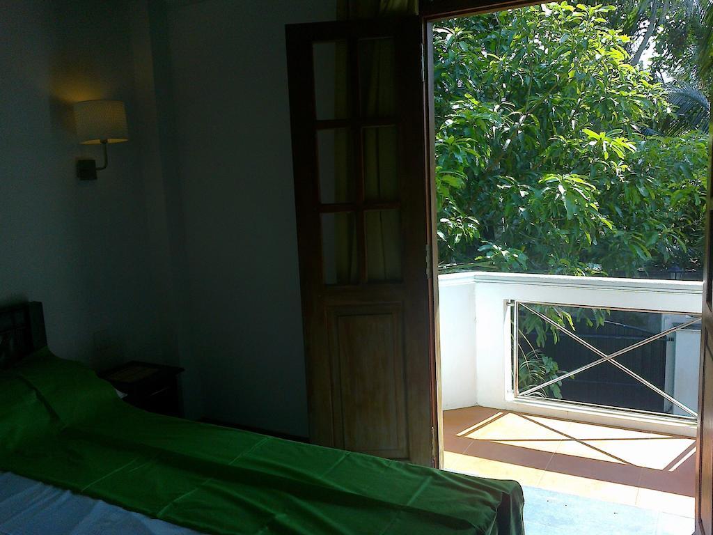 Rohan Villa Hikkaduwa Exterior photo